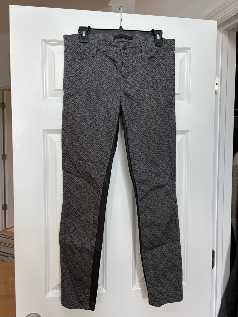 Womenās Jacquard Skinny Jeans